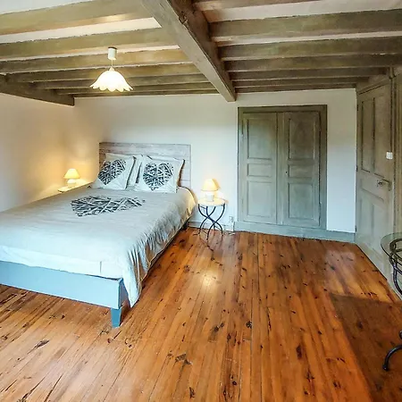 4 Bedroom Awesome In Holiday home *