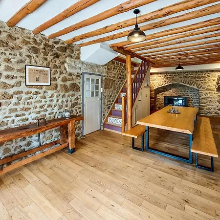 4 Bedroom Awesome In Champoly