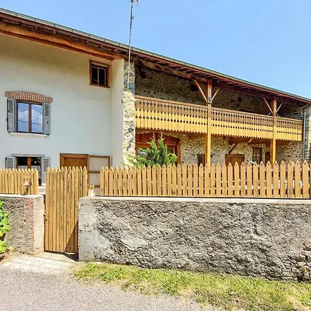 4 Bedroom Awesome In Holiday home *