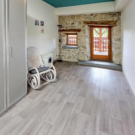 Holiday home 4 Bedroom Awesome In *
