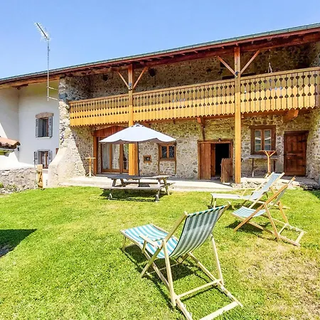 Holiday home 4 Bedroom Awesome In Champoly