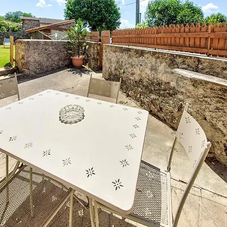 4 Bedroom Awesome In Holiday home *