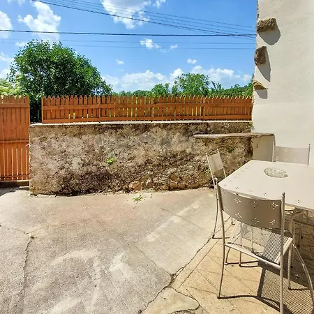 Holiday home 4 Bedroom Awesome In Champoly